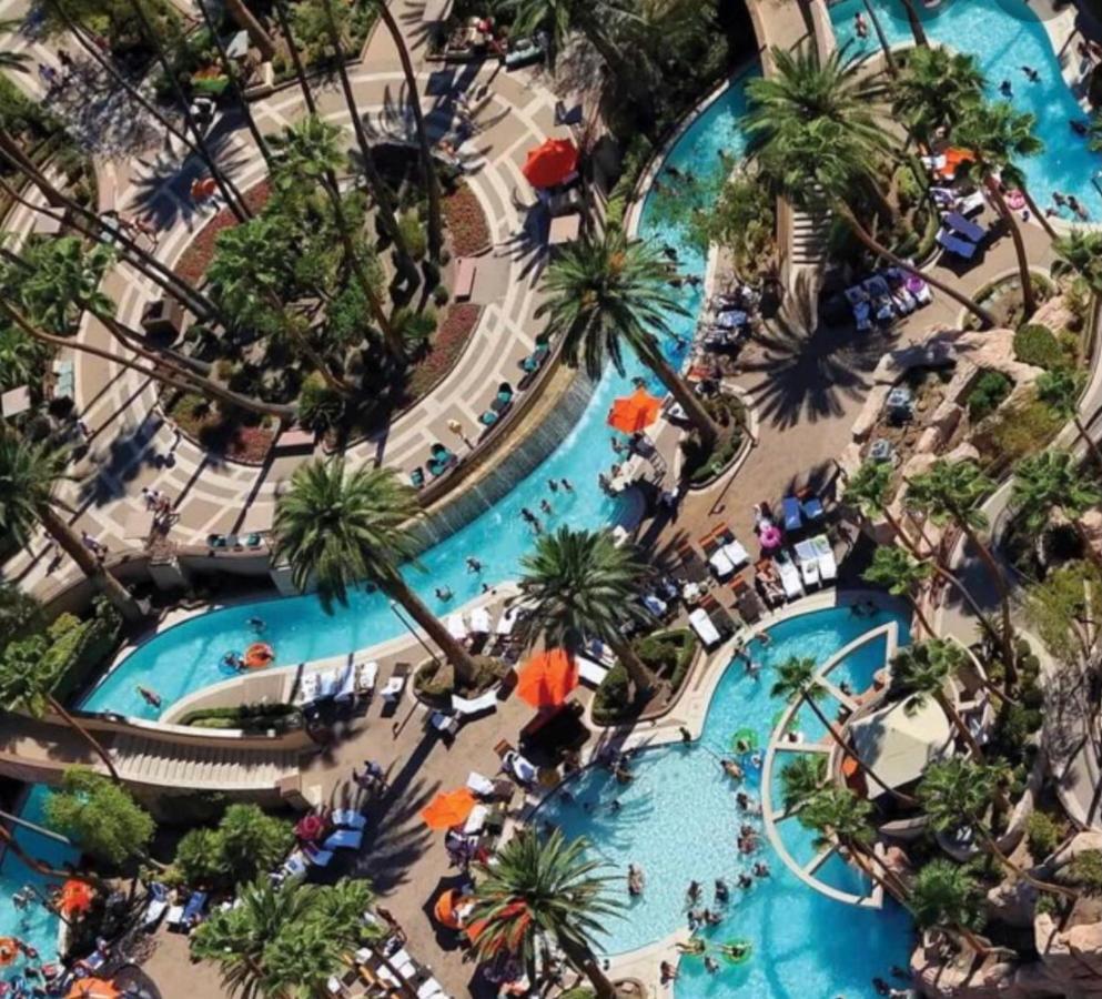 Mgm Signature Deluxe Balcony Strip View Suite Лас Вегас Екстериор снимка
