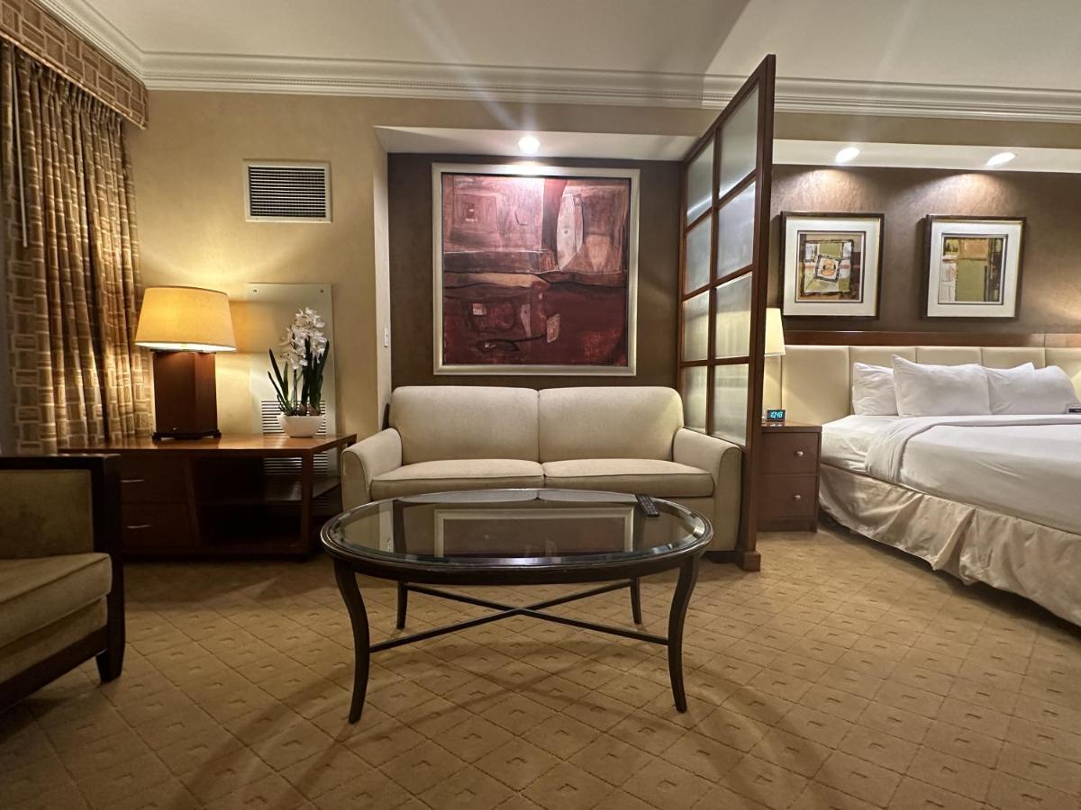 Mgm Signature Deluxe Balcony Strip View Suite Лас Вегас Екстериор снимка