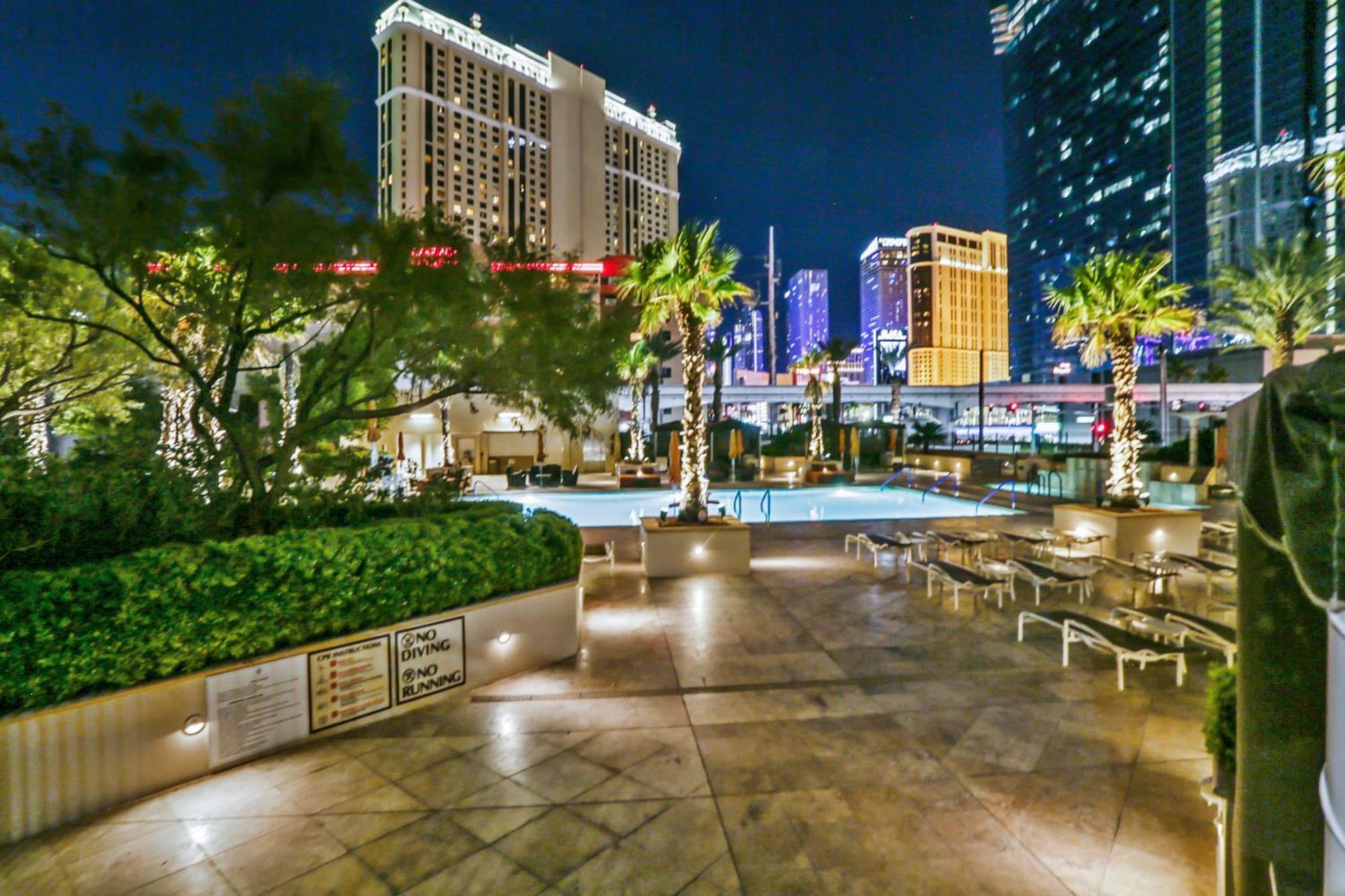 Mgm Signature Deluxe Balcony Strip View Suite Лас Вегас Екстериор снимка