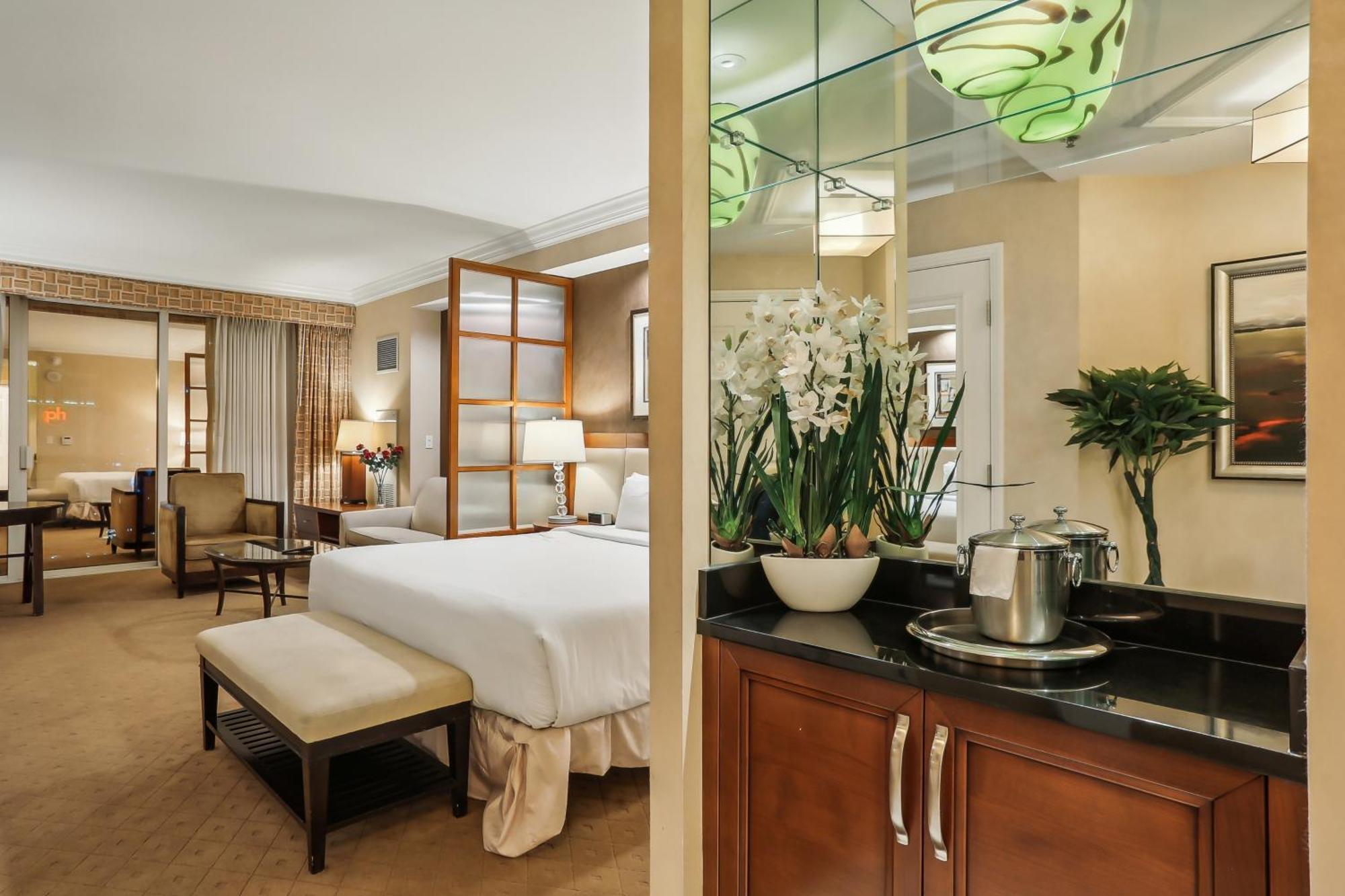 Mgm Signature Deluxe Balcony Strip View Suite Лас Вегас Екстериор снимка