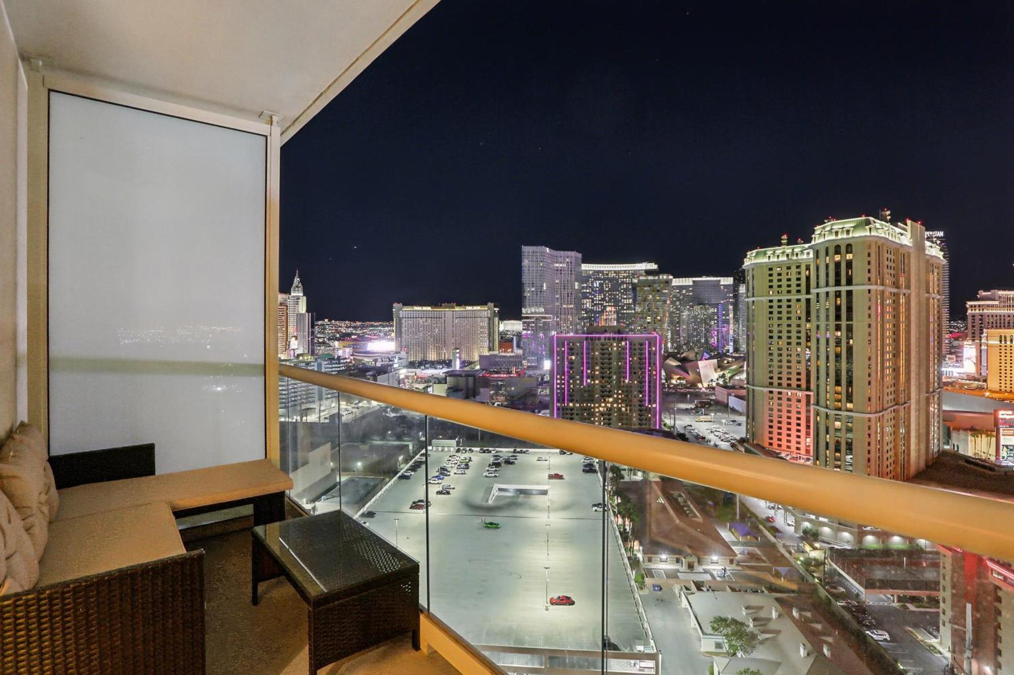 Mgm Signature Deluxe Balcony Strip View Suite Лас Вегас Екстериор снимка