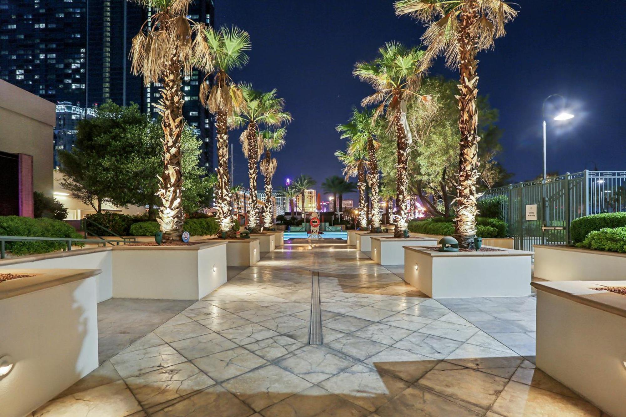 Mgm Signature Deluxe Balcony Strip View Suite Лас Вегас Екстериор снимка