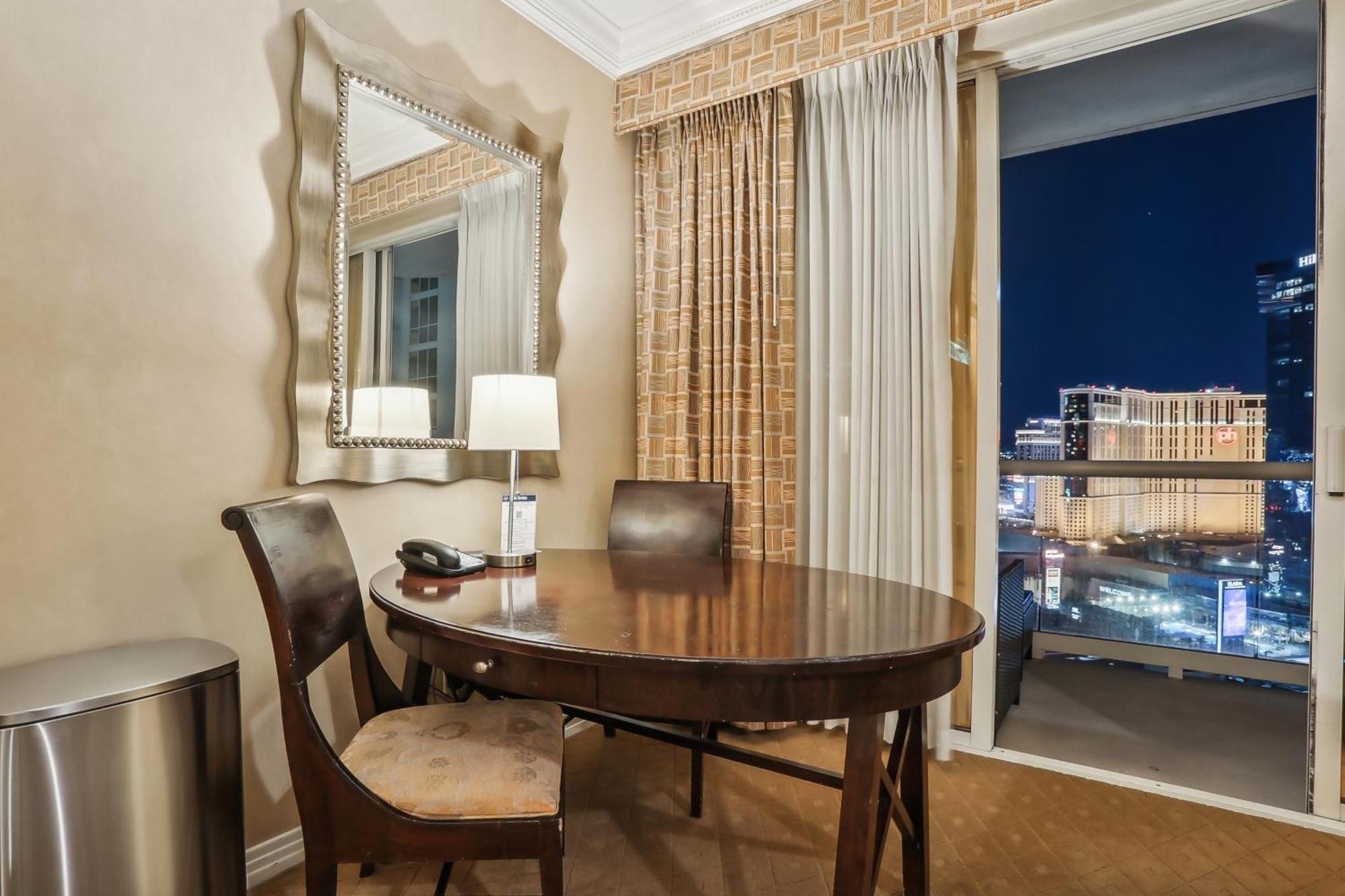Mgm Signature Deluxe Balcony Strip View Suite Лас Вегас Екстериор снимка